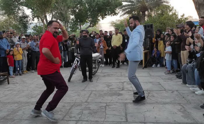 ازدواج دختر ۱۱ ساله با آدمک پیر و پولدار