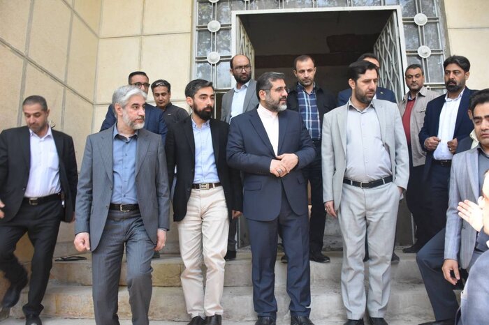 تاکید وزیر ارشاد بر شتاب‌بخشی به بازسازی کتابخانه ۷۲ ساله شیراز