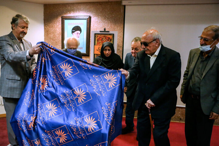حسن انوری: نمی‌توان گفت که حافظ از نظر فکری مانند فیلسوف است