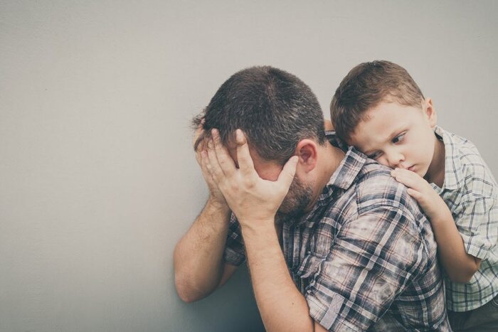 والدین با فرزند معتاد خود چه رفتاری باید داشته باشند