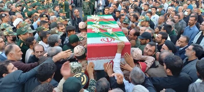 پیکر شهید سیدعباس فاطمیه با حضور پرشور مردم انقلابی ارومیه تشییع شد