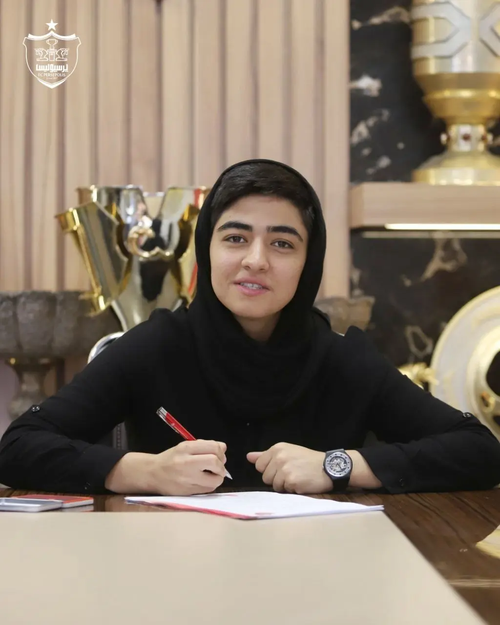 اولین تمدیدی پرسپولیس امضا کرد (عکس)
